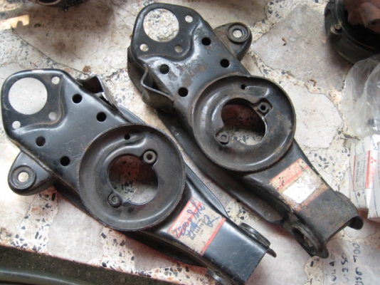 ขายปีกนกล่าง l200 ไซโคลน 1คู่ ของแท้ 2,000 b.