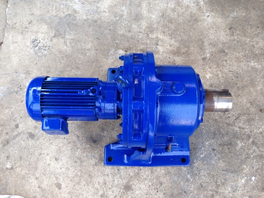 ขายมอเตอร์เกียร์ ขนาด 3 HP. 380 V อัตราทด 1:200 รอบช้า เพลาใหญ่ ฉุดงานหนักดีครับ วิ่งนิ่มพร้อมใช้งาน
