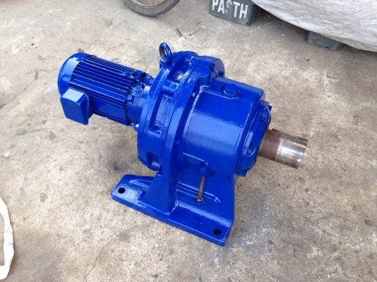 ขายมอเตอร์เกียร์ ขนาด 3 HP. 380 V อัตราทด 1:200 รอบช้า เพลาใหญ่ ฉุดงานหนักดีครับ วิ่งนิ่มพร้อมใช้งาน