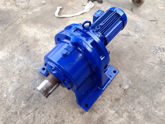 ขายมอเตอร์เกียร์ ขนาด 3 HP. 380 V อัตราทด 1:200 รอบช้า เพลาใหญ่ ฉุดงานหนักดีครับ วิ่งนิ่มพร้อมใช้งาน