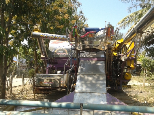 ขายรถเกี่ยวข้าวศิษย์เจริญ........แลกแมคโคก็ได้