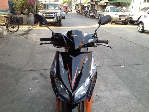 Click i ปี 53 สีดำ ส้ม รถบ้าน เครื่องแน่น ไม่หลวม ไม่มีควันขาว