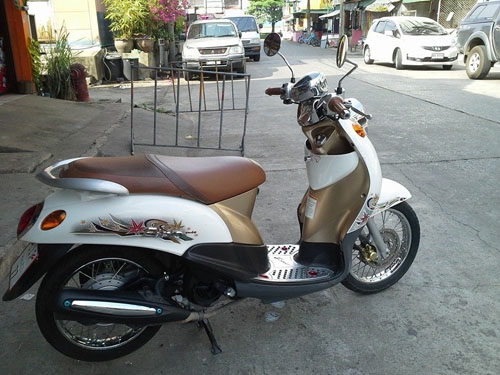 fino ท่ออาร์ม ปี 53 รถสวยมาก เครื่องเดิมแน่นๆ ชุดสีสวย ไมล์แท้ 5,000 กม.เท่านั้น ราคานี้ถึงสิ้นปีเท่านั้นจ้า