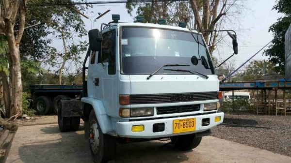 ISUZU ROCKY 6 ล้อ  หัวลาก