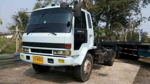 ISUZU ROCKY 6 ล้อ  หัวลาก