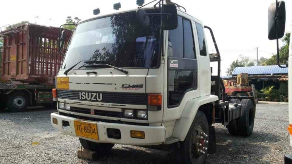 ISUZU ROCKY 6 ล้อ  หัวลาก