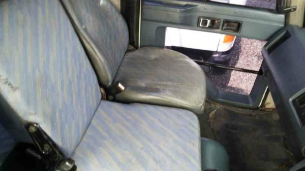 ISUZU ROCKY 6 ล้อ  หัวลาก