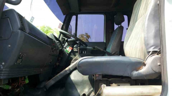 ISUZU ROCKY 6 ล้อ  หัวลาก