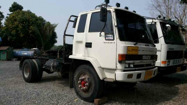 ISUZU ROCKY 6 ล้อ  หัวลาก