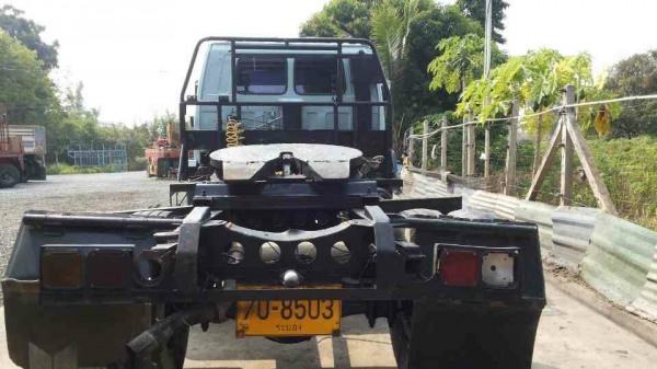 ISUZU ROCKY 6 ล้อ  หัวลาก