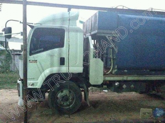 รถบรรทุก 10 ล้อ ยี่ห้อ ISUZU รุ่น FVM 300 พร้อมถัง 20 ตัน