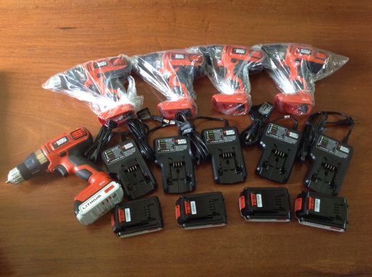 ขายสว่านไขควงไร้สาย Black & Decker 20V แบต Lithium-ion แรงบิตสูง ใช้อยู่เอง ขอบอกว่าแรงมากๆ และ แข็งแรง ขายสว่านไขควงไร้สาย Black & Decker 20V แบต Lithium-ion แรงบิตสูง ใช้อยู่เอง ขอบอกว่าแรงมากๆ และ แข็งแรง