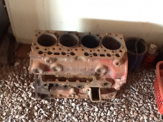 ขายด่วนเสื้อสูบWO4D. 117HPแถมใบคลุมเครื่องแถมปลอก3ปลอกจร้า