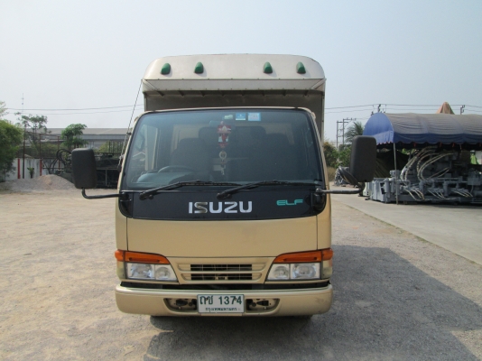 รถบรรทุกสี่ล้อกลาง