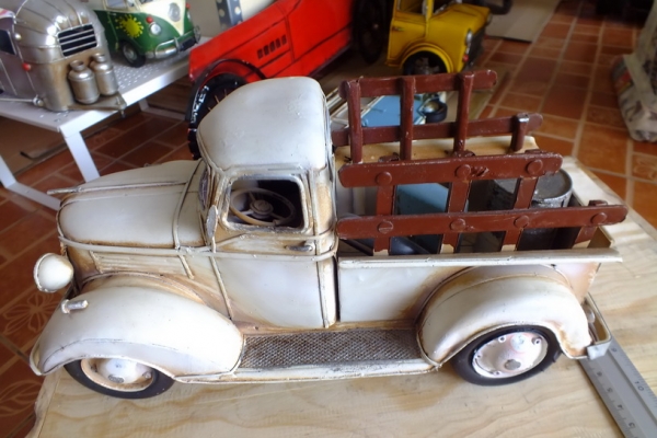 ขออนุญาตขายโมเดลเหล็กรถคลาสสิคน่าสะสม