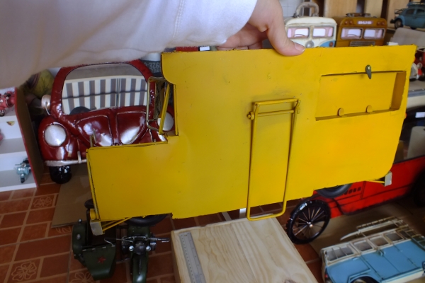 ขออนุญาตขายโมเดลเหล็กรถคลาสสิคน่าสะสม