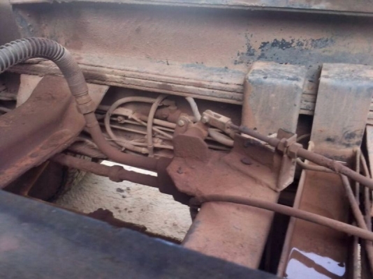 รถมิตซู 10 ล้อดั้ม 220 แรงม้า. สนใจติดต่อ 081 - 6079515