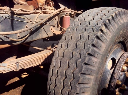 รถมิตซู 10 ล้อดั้ม 220 แรงม้า. สนใจติดต่อ 081 - 6079515