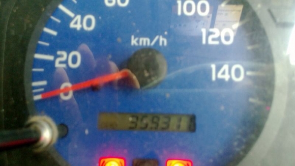 รถฮีโน่ 10 ล้อ หัวลาก 260 แรงม้า. ปี 49  ( ขายเฉพาะหัว ) ( รถวิ่ง 3xx,xxx กว่า กม. )  สนใจติดต่อ  081 - 6079515