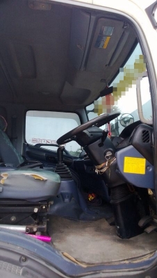 รถฮีโน่ 10 ล้อ หัวลาก 260 แรงม้า. ปี 49  ( ขายเฉพาะหัว ) ( รถวิ่ง 3xx,xxx กว่า กม. )  สนใจติดต่อ  081 - 6079515