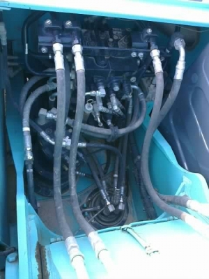 รถแบคโฮ KOBELCO  YP - 09. ( รถทำงาน 4,3xx ซม. )   สนใจติดต่อ 081 - 6079515