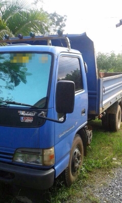 รถอีซูซุ 6 ล้อดั้ม 130 แรงม้า. ปี 48  สนใจติดต่อ 081 - 6079515