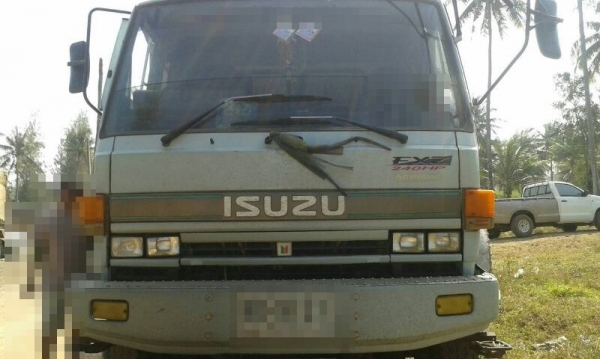 รถอีซูซุ 10 ล้อดั้ม 240 แรงม้า. ปี 39 สนใจติดต่อ 081 - 6079515