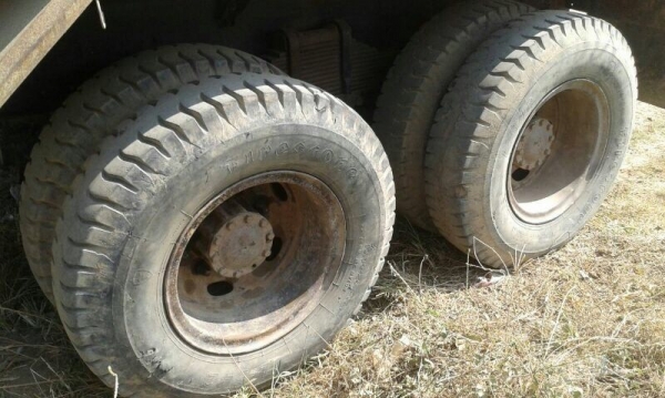 รถอีซูซุ 10 ล้อดั้ม 240 แรงม้า. ปี 39 สนใจติดต่อ 081 - 6079515