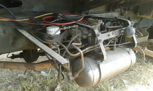 รถอีซูซุ 10 ล้อดั้ม 240 แรงม้า. ปี 39 สนใจติดต่อ 081 - 6079515