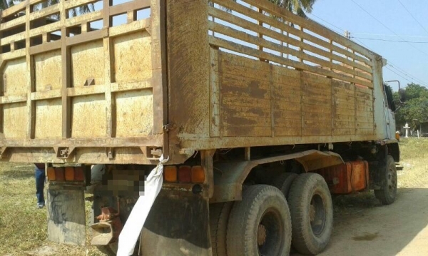 รถอีซูซุ 10 ล้อดั้ม 240 แรงม้า. ปี 39 สนใจติดต่อ 081 - 6079515