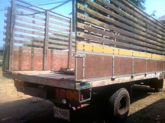 ***ขายแล้วครับขอบคุณ Truck2hand ขาย6ล้อช่วงยาว สวยๆราคาเบาๆHINO KM350 DQ100 90HP 6สูบ เครื่องเดิมแน่นดี เกียร์ดีไม่หลุด ช่วงล่าง6น็อตหน้า-หลัง คัสซีสวยไม่ปะไม่ดาม กระบะไม้คอกไม้สภาพดี พื้นมีผุนิดหน่อย ยาว5.50ม.ยาง8.25ดี6เส้น หัวเดิมภายในดีเกียร์ยาวคอนโซลค