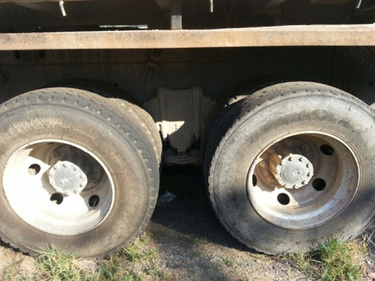 รถอีซูซุ 10 ล้อดั้ม 360 แรงม้า ปี 54. ( ขายแม่ , ลูก )  ( รถวิ่ง 15x,xxx กม. )  สนใจติดต่อ  081 - 6079515