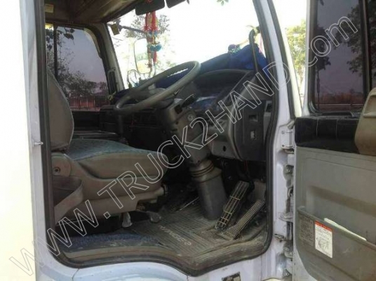 รถบรรทุก 6 ล้อ ยี่ห้อ HINO