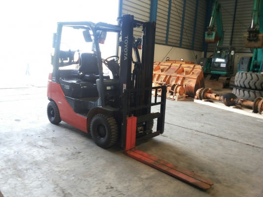 รถฟอร์คลิฟท์ ขนาด 1.5ตัน Toyota รุ่น: 02-8FGL15 ซีเรียล:8FGL18-33498 ปี:2012 ชั่วโมง:184!! เหมือนไหม่