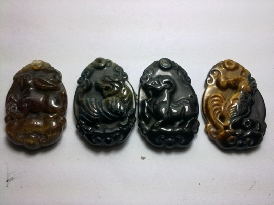 พลอยตาเสือ