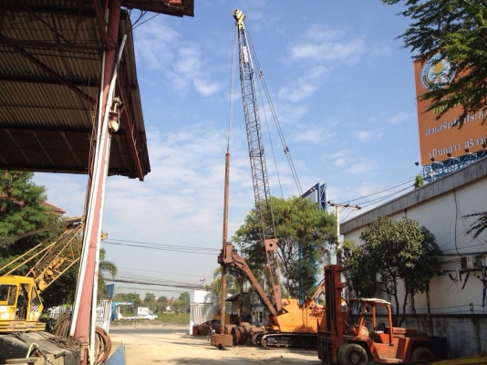 รถเจาะเสาเข็ม / รถตอกเสาเข็ม