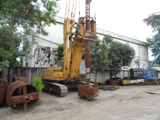 รถเจาะเสาเข็ม / รถตอกเสาเข็ม