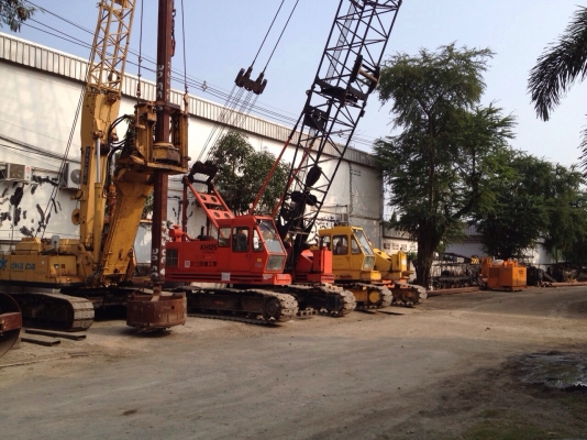 รถเจาะเสาเข็ม / รถตอกเสาเข็ม รถเจาะเสาเข็ม / รถตอกเสาเข็ม