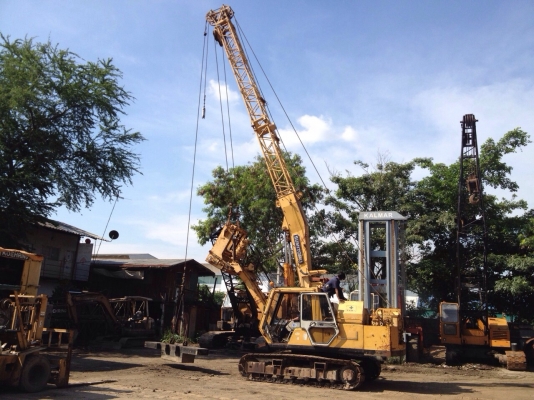 รถเจาะเสาเข็ม / รถตอกเสาเข็ม รถเจาะเสาเข็ม / รถตอกเสาเข็ม