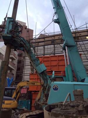 รถเจาะเสาเข็ม / รถตอกเสาเข็ม รถเจาะเสาเข็ม / รถตอกเสาเข็ม