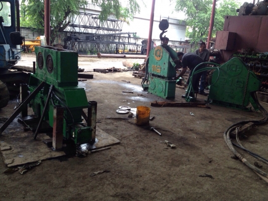 รถเจาะเสาเข็ม / รถตอกเสาเข็ม รถเจาะเสาเข็ม / รถตอกเสาเข็ม