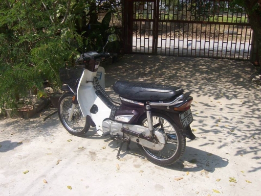 ดรีมคุรุสภาสีน้ำตาล สภาพดีมาก สวยๆ รถเดิมๆ ทะเบียนครบ