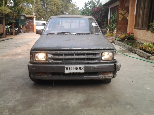 ขายครับ รถมาสด้าราคามอร์เตอร์ไซค์สภาพพร้อมใช้งานครับ เอาไปเก็บนิดหน่อยแหล่มเลยครับ เครื่องยนต์ดีเซลLD20 เทอร์โป แรงจัดประหยัดจริง พื้นกระบะปูให้ใหม่ มีแอร์แต่ไม่เย็นเอาไปเติมน้ำยาเองครับ ขาย 39000 บาท เท่านั้น