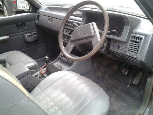 ขายครับ รถมาสด้าราคามอร์เตอร์ไซค์สภาพพร้อมใช้งานครับ เอาไปเก็บนิดหน่อยแหล่มเลยครับ เครื่องยนต์ดีเซลLD20 เทอร์โป แรงจัดประหยัดจริง พื้นกระบะปูให้ใหม่ มีแอร์แต่ไม่เย็นเอาไปเติมน้ำยาเองครับ ขาย 39000 บาท เท่านั้น