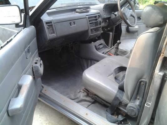 ขายครับ รถมาสด้าราคามอร์เตอร์ไซค์สภาพพร้อมใช้งานครับ เอาไปเก็บนิดหน่อยแหล่มเลยครับ เครื่องยนต์ดีเซลLD20 เทอร์โป แรงจัดประหยัดจริง พื้นกระบะปูให้ใหม่ มีแอร์แต่ไม่เย็นเอาไปเติมน้ำยาเองครับ ขาย 39000 บาท เท่านั้น