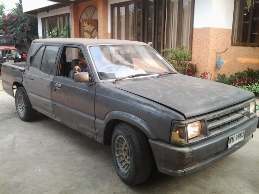 ขายครับ รถมาสด้าราคามอร์เตอร์ไซค์สภาพพร้อมใช้งานครับ เอาไปเก็บนิดหน่อยแหล่มเลยครับ เครื่องยนต์ดีเซลLD20 เทอร์โป แรงจัดประหยัดจริง พื้นกระบะปูให้ใหม่ มีแอร์แต่ไม่เย็นเอาไปเติมน้ำยาเองครับ ขาย 39000 บาท เท่านั้น