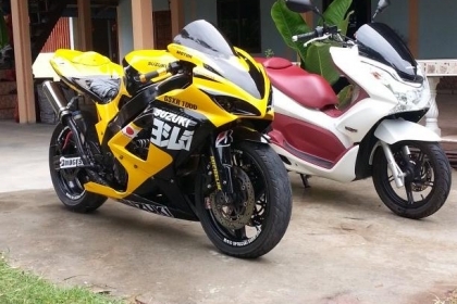 มีบึ๊กไบท์ ZXR400 มาแลกแม็กสวยๆสักชุด ขอแม็กหน้า9หลัง10หรือใหญ่ก็เอาครับ