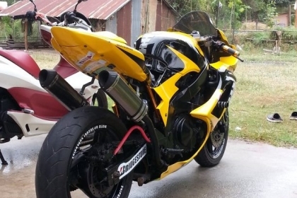 มีบึ๊กไบท์ ZXR400 มาแลกแม็กสวยๆสักชุด ขอแม็กหน้า9หลัง10หรือใหญ่ก็เอาครับ มีบึ๊กไบท์ ZXR400 มาแลกแม็กสวยๆสักชุด ขอแม็กหน้า9หลัง10หรือใหญ่ก็เอาครับ