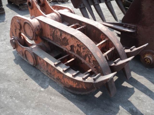 หัวคีบไม้ หัวคีบเหล็ก สำหรับรถขุด รถแบคโฮ PC 200 มือสองเก่าญี่ปุ่น ตัวใหญ่ สภาพดีครับ = ราคา 65,000 บาท หัวคีบไม้ หัวคีบเหล็ก สำหรับรถขุด รถแบคโฮ PC 200 มือสองเก่าญี่ปุ่น ตัวใหญ่ สภาพดีครับ = ราคา 65,000 บาท