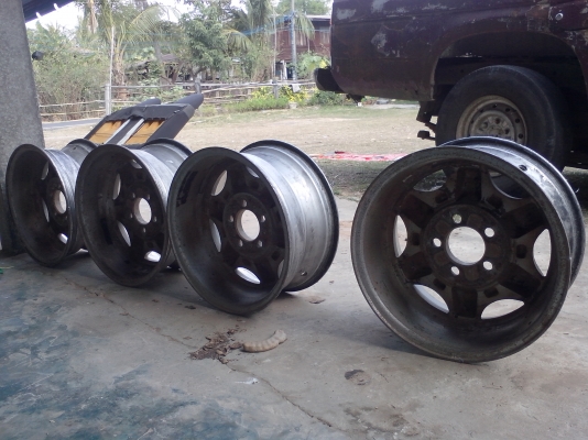 ล้อหยดน้ำ5รู15กว้าง8.5พร้อมยาง7000และล้อโตต้า15 5000